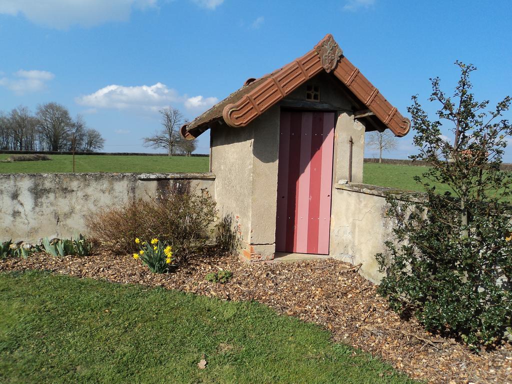 Chambres D'Hotes La Vie En Roses Iguerande Esterno foto